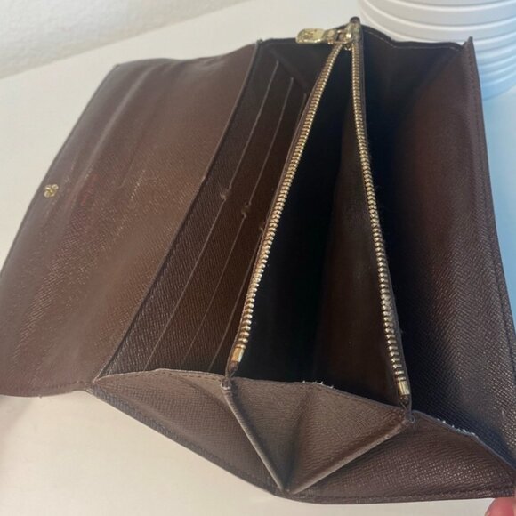 ⭐️Louis Vuitton Damier Ebene Sarah Wallet - Picture 10 of 12